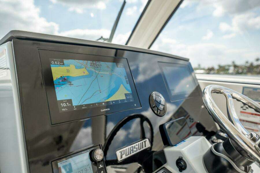 TL Sea 32ft Pursuit Yacht For Sale