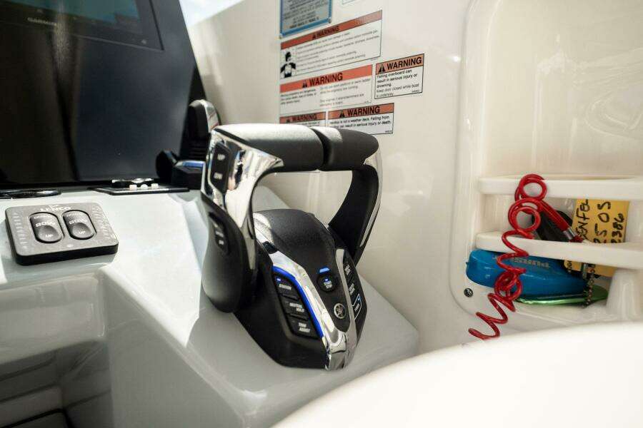 TL Sea 32ft Pursuit Yacht For Sale