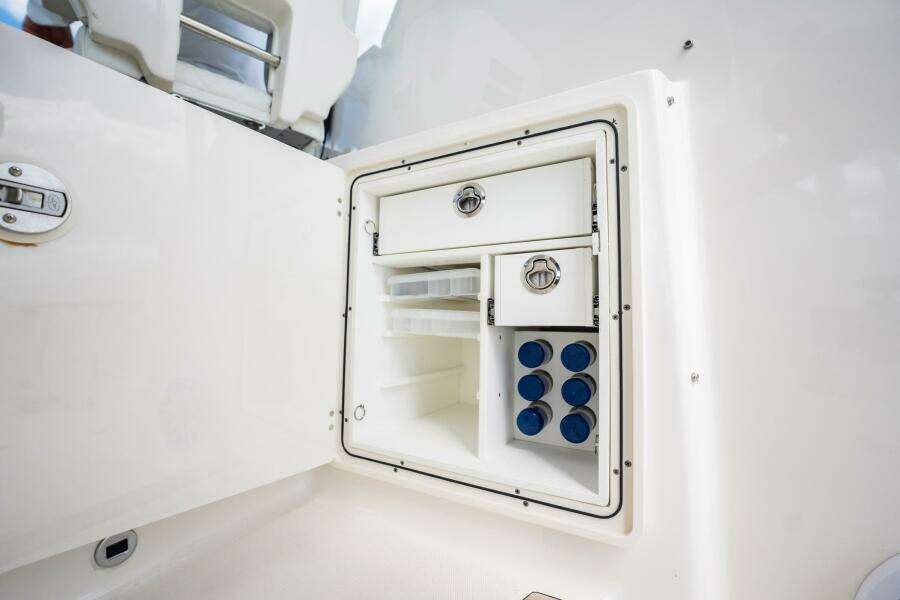 TL Sea 32ft Pursuit Yacht For Sale