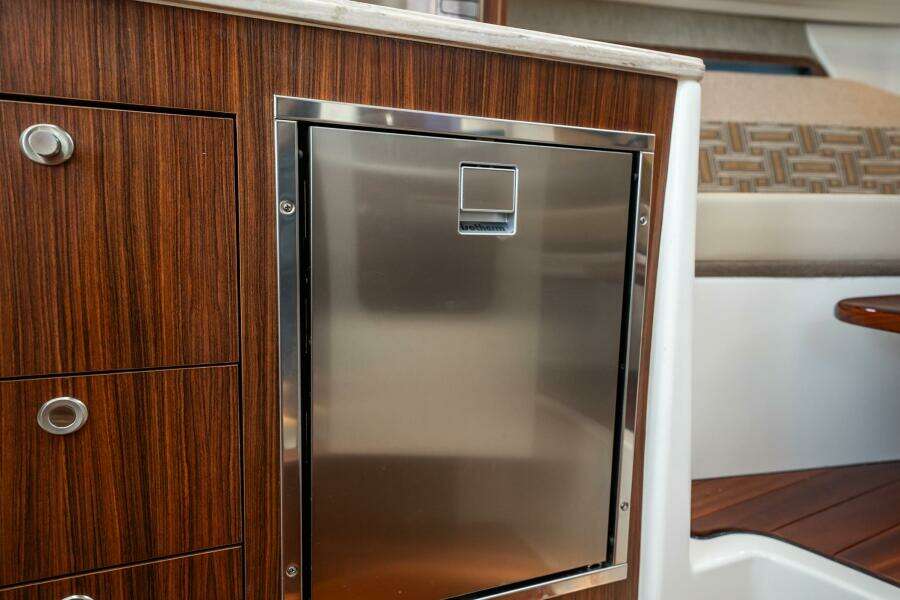 TL Sea 32ft Pursuit Yacht For Sale