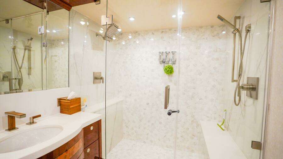 Eleonora  80ft Lazzara Yachts Yacht For Sale