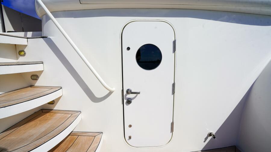 80' 2004 Lazzara Yachts 80 SL