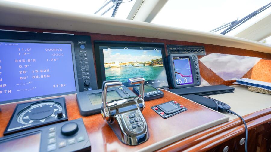 80' 2004 Lazzara Yachts 80 SL