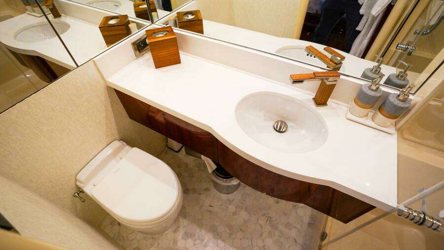 Eleonora  80ft Lazzara Yachts Yacht For Sale