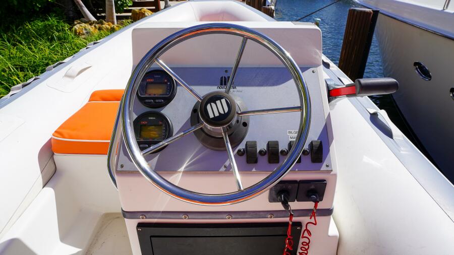 80' 2004 Lazzara Yachts 80 SL