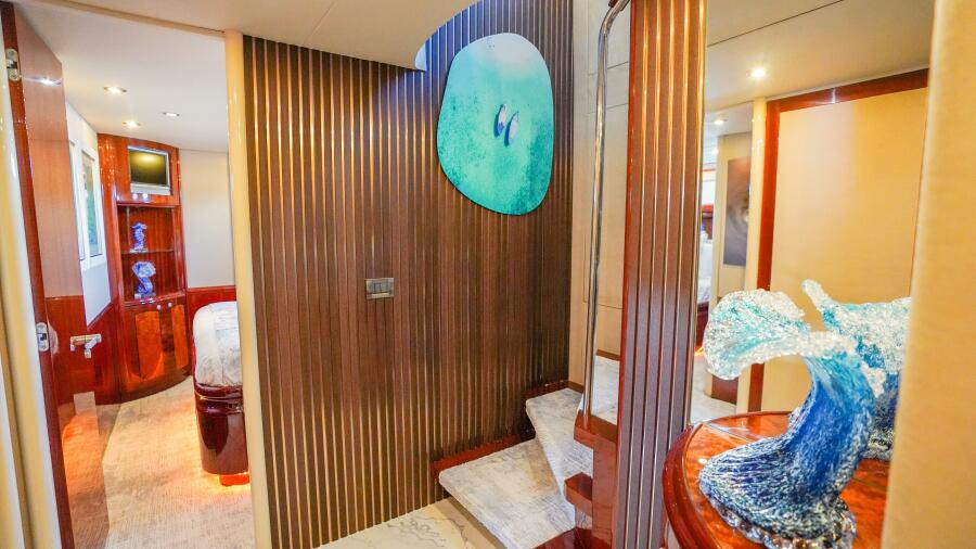 80' 2004 Lazzara Yachts 80 SL