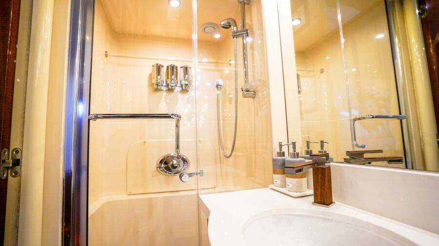 Eleonora  80ft Lazzara Yachts Yacht For Sale