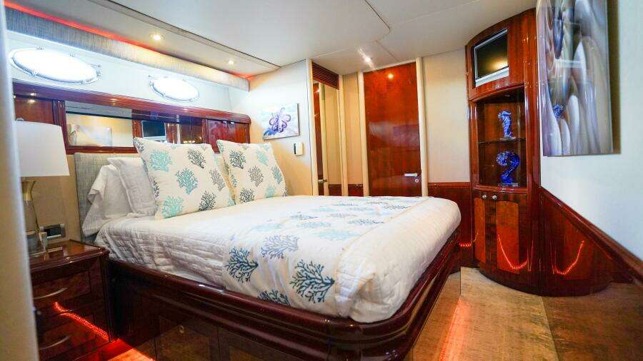 Eleonora  80ft Lazzara Yachts Yacht For Sale