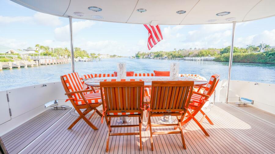 80' 2004 Lazzara Yachts 80 SL