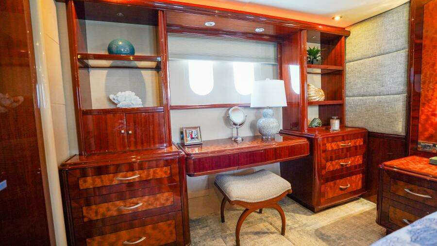 Eleonora  80ft Lazzara Yachts Yacht For Sale