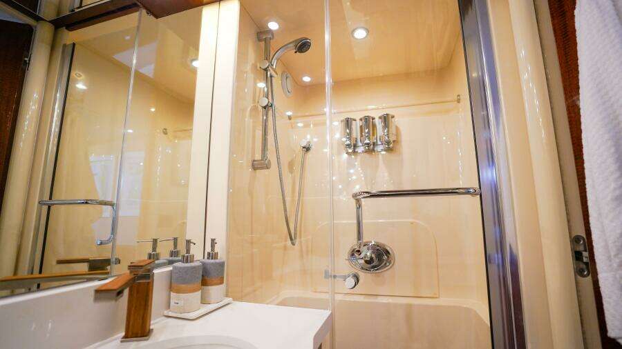 Eleonora  80ft Lazzara Yachts Yacht For Sale