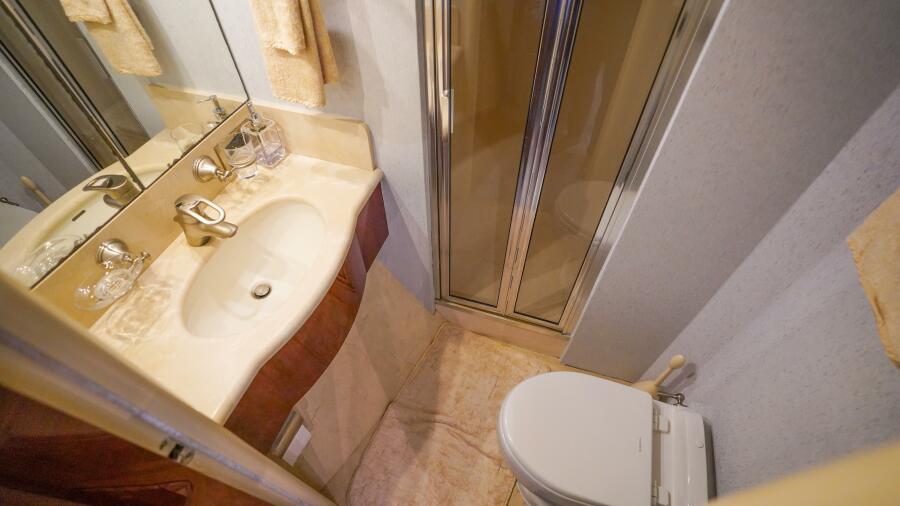 80' 2004 Lazzara Yachts 80 SL