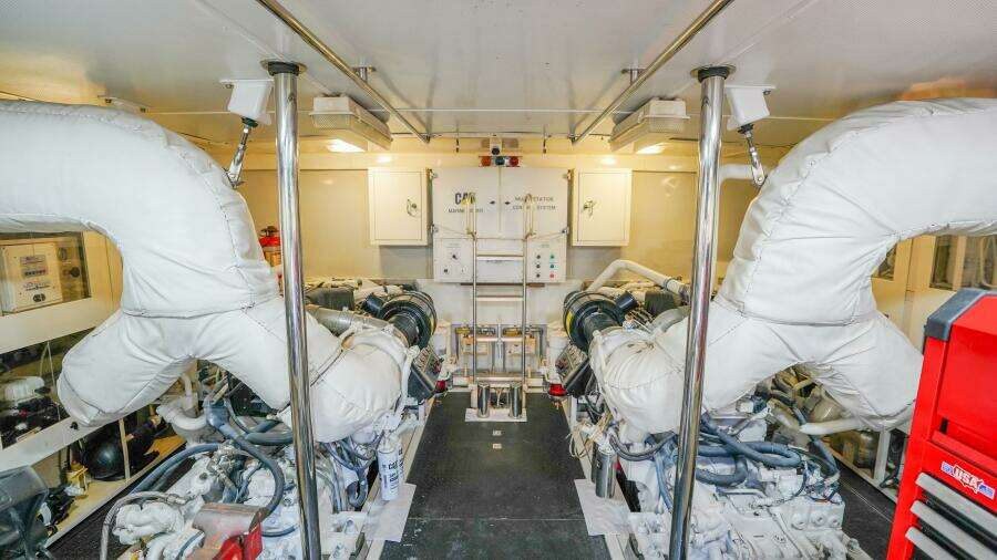 Eleonora  80ft Lazzara Yachts Yacht For Sale