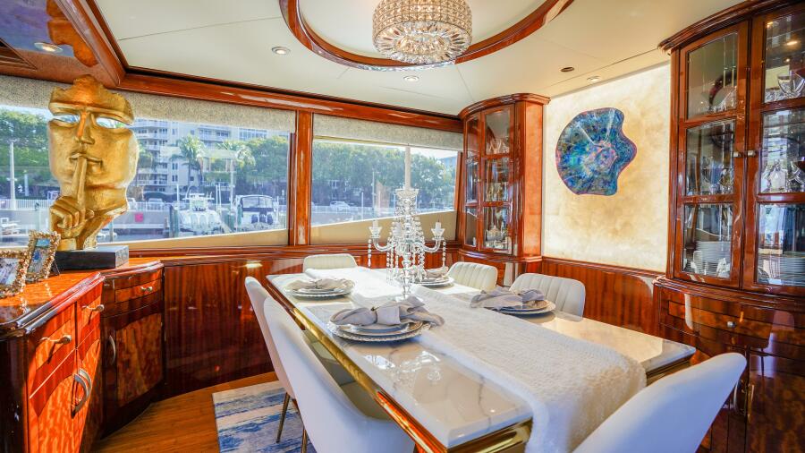 80' 2004 Lazzara Yachts 80 SL