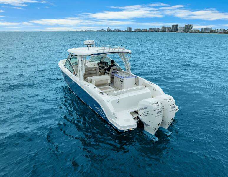 32ft Boston Whaler Yacht For Sale