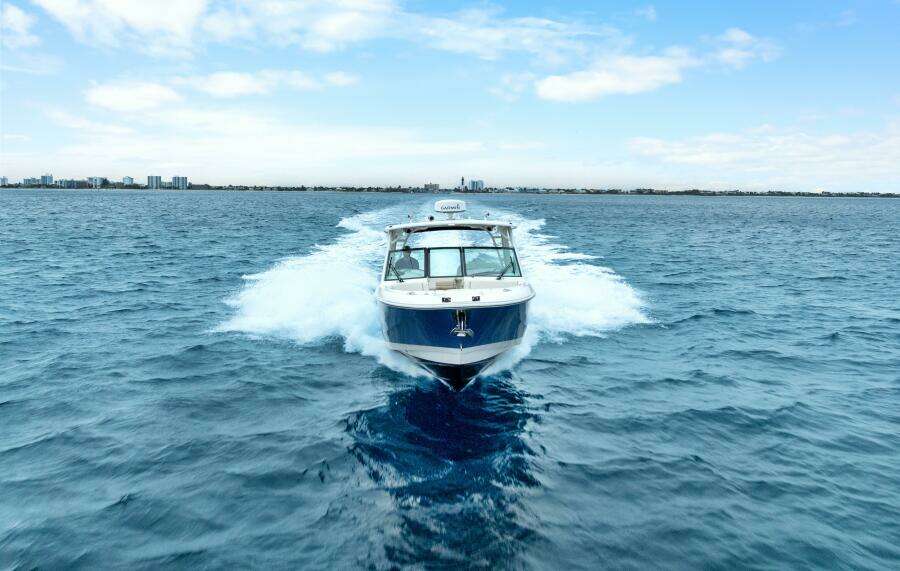 32ft Boston Whaler Yacht For Sale