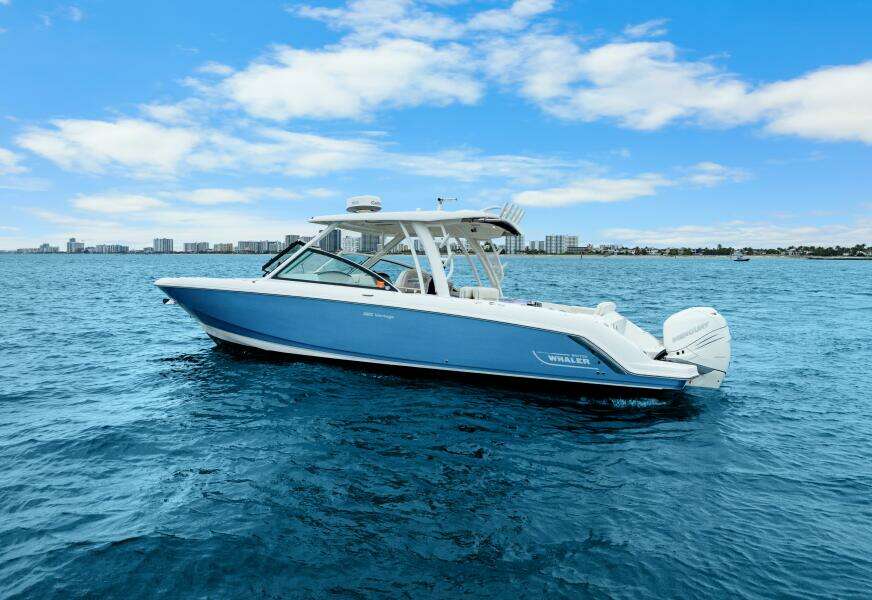 32ft Boston Whaler Yacht For Sale