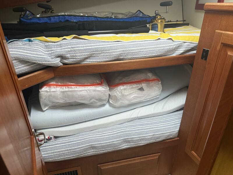 45' 1989 Viking 45 Convertible