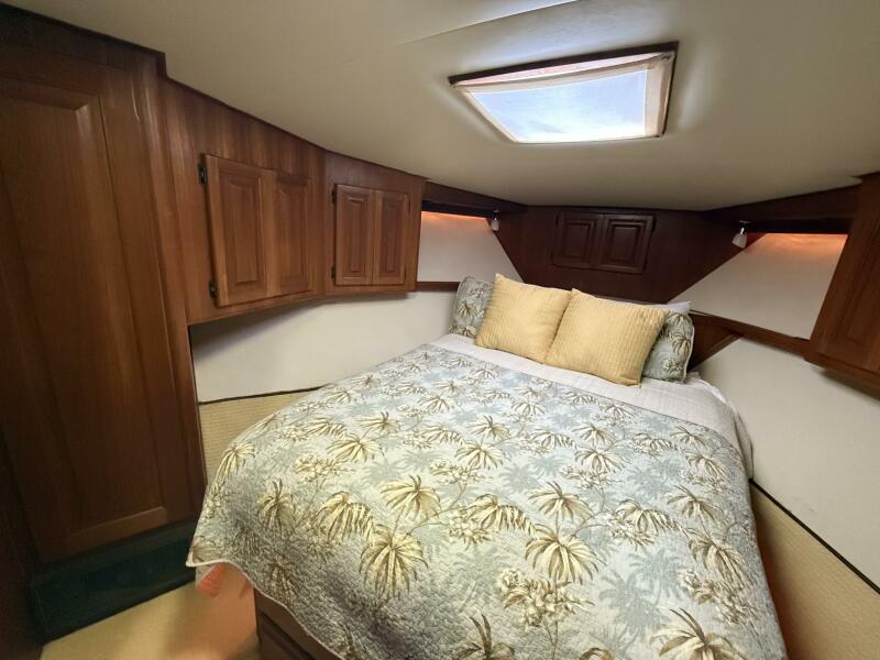 45' 1989 Viking 45 Convertible