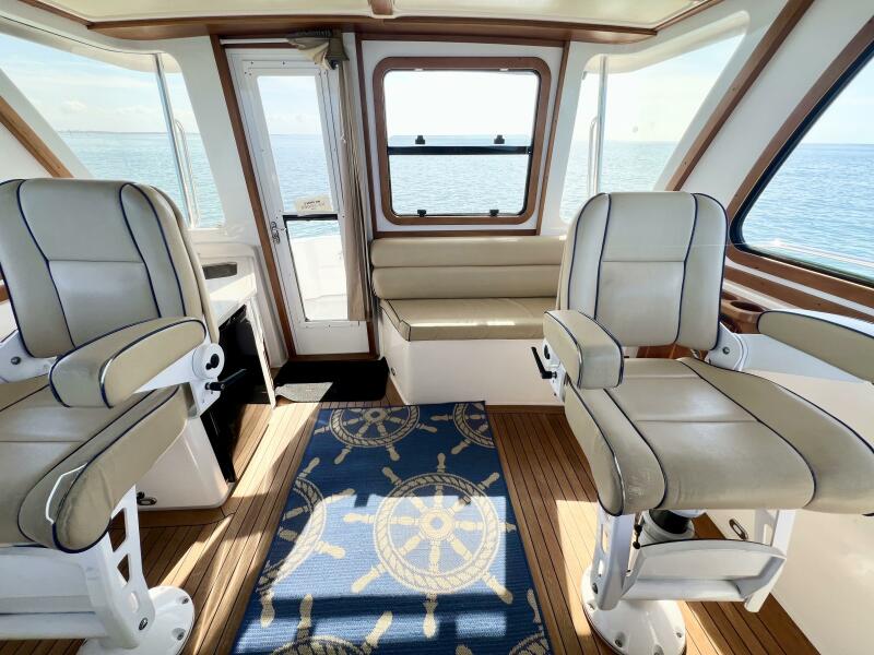 38' 2006 Sabre 38 Hard Top Express