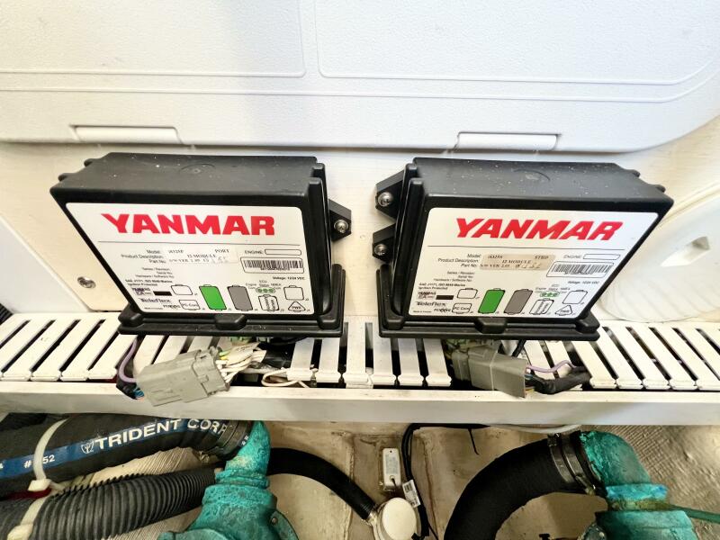 38' 2006 Sabre 38 Hard Top Express