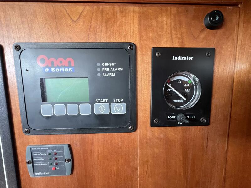 38' 2006 Sabre 38 Hard Top Express