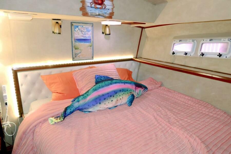 46' 1984 Bertram 46 Convertible