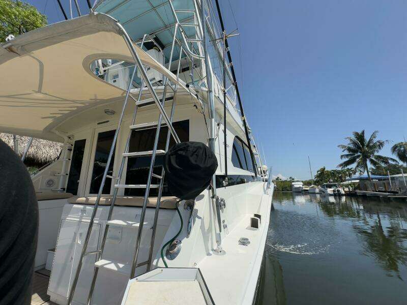 LAID BACK 46ft Bertram Yacht For Sale