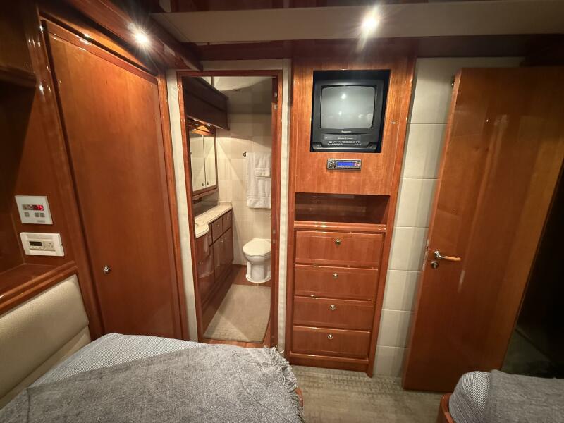 67' 2003 Bertram 67 Convertible