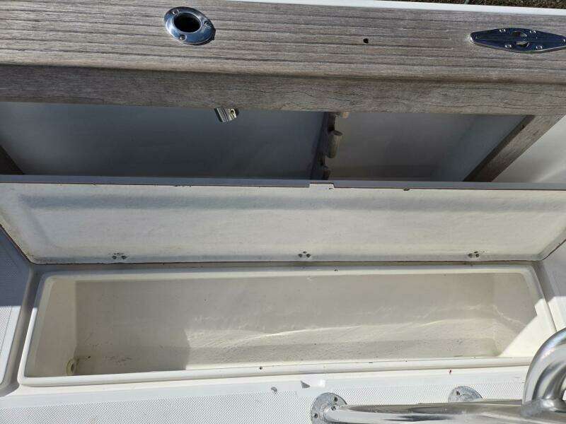 HuddaHoo 30ft True World Marine Yacht For Sale