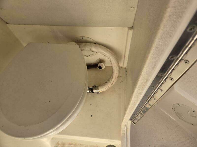 HuddaHoo 30ft True World Marine Yacht For Sale