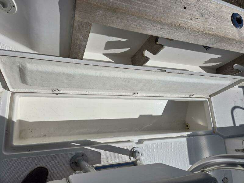 HuddaHoo 30ft True World Marine Yacht For Sale