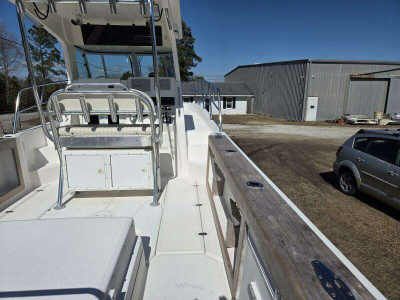 HuddaHoo 30ft True World Marine Yacht For Sale