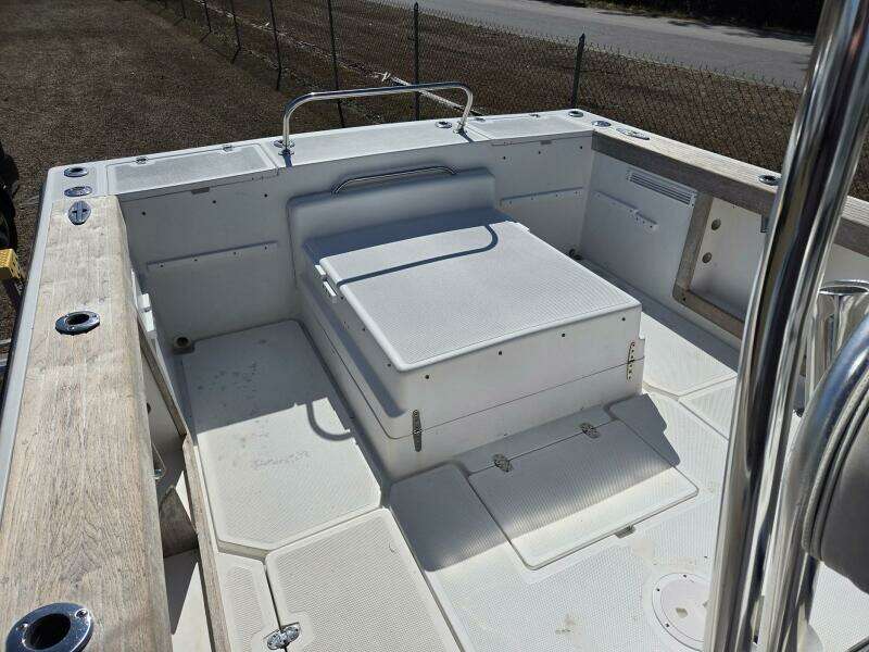 HuddaHoo 30ft True World Marine Yacht For Sale