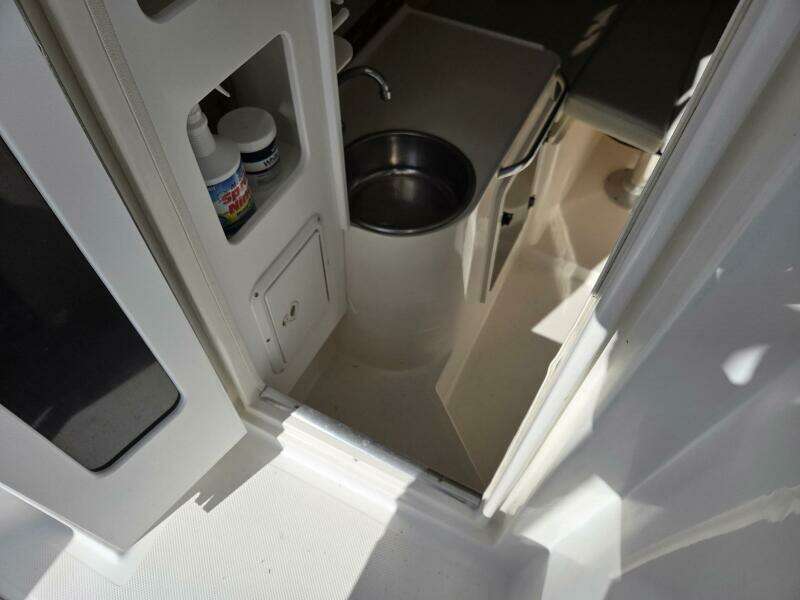 HuddaHoo 30ft True World Marine Yacht For Sale