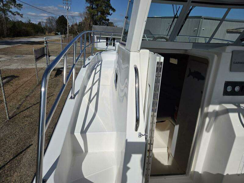 HuddaHoo 30ft True World Marine Yacht For Sale
