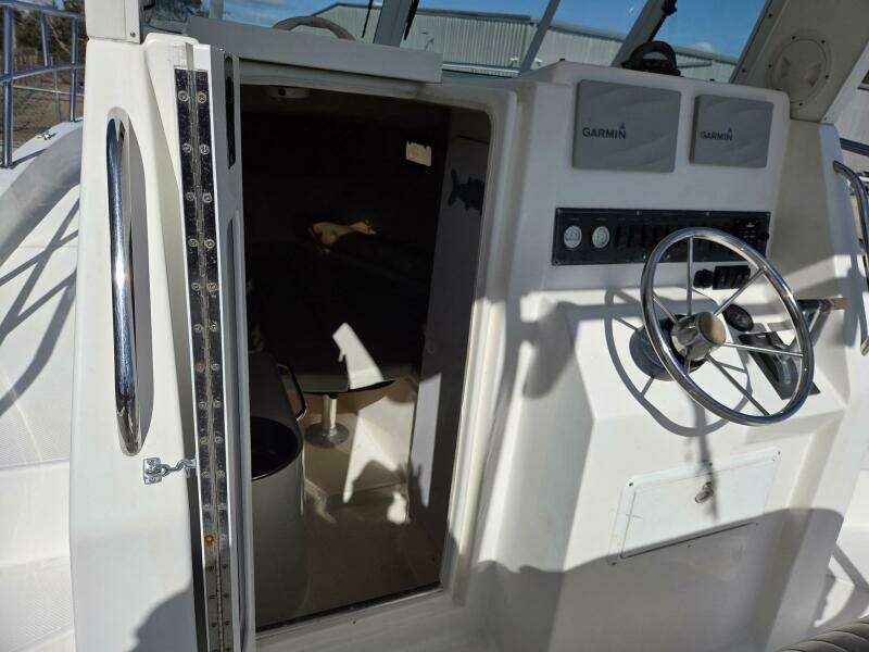 HuddaHoo 30ft True World Marine Yacht For Sale