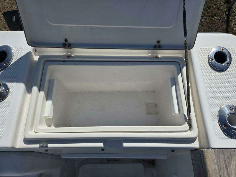 HuddaHoo 30ft True World Marine Yacht For Sale