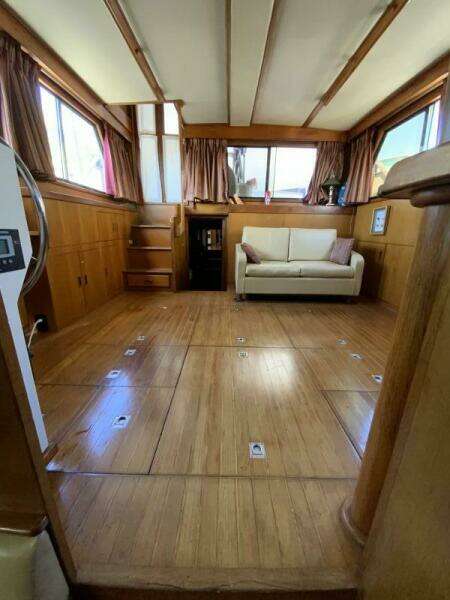 MAKIN MEMORIES 41ft President Yacht For Sale