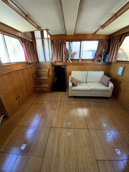 MAKIN MEMORIES 41ft President Yacht For Sale