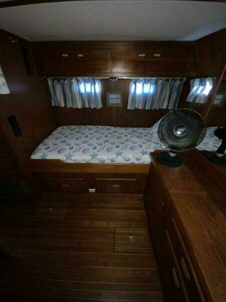 MAKIN MEMORIES 41ft President Yacht For Sale