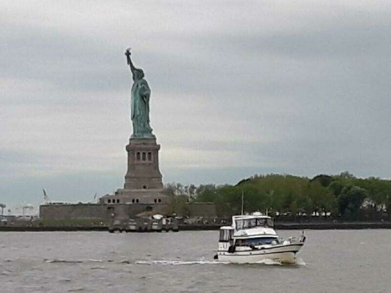 MAKIN MEMORIES 41ft President Yacht For Sale