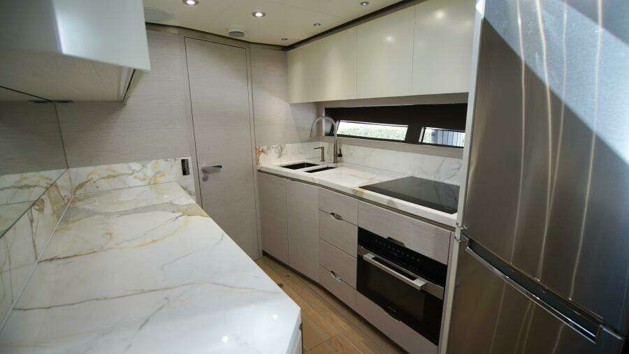 56ft Uniesse Yacht For Sale