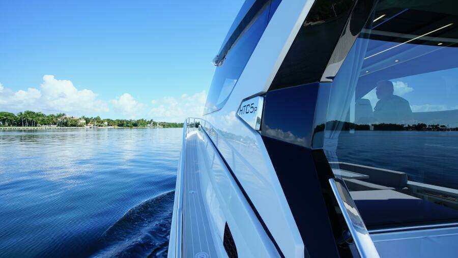 56ft Uniesse Yacht For Sale