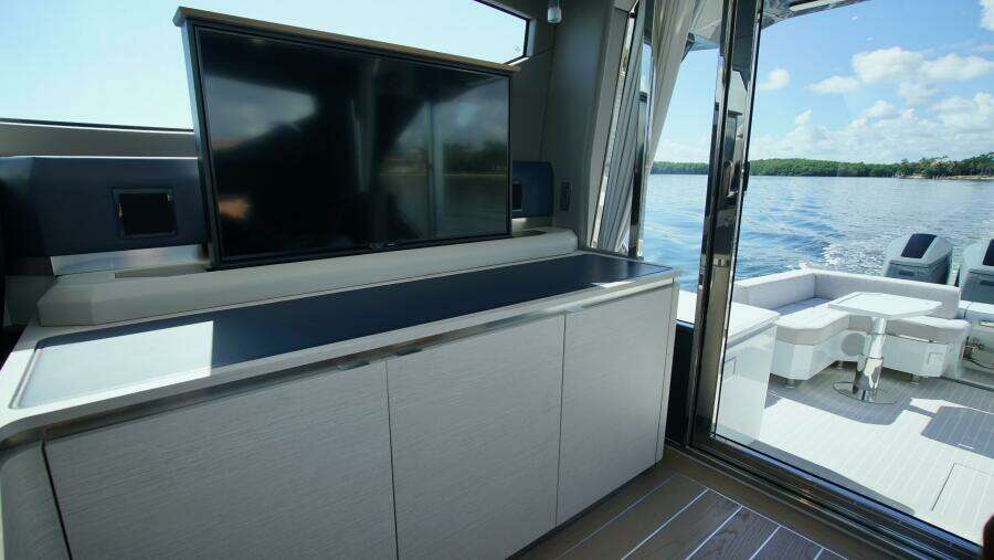 56ft Uniesse Yacht For Sale