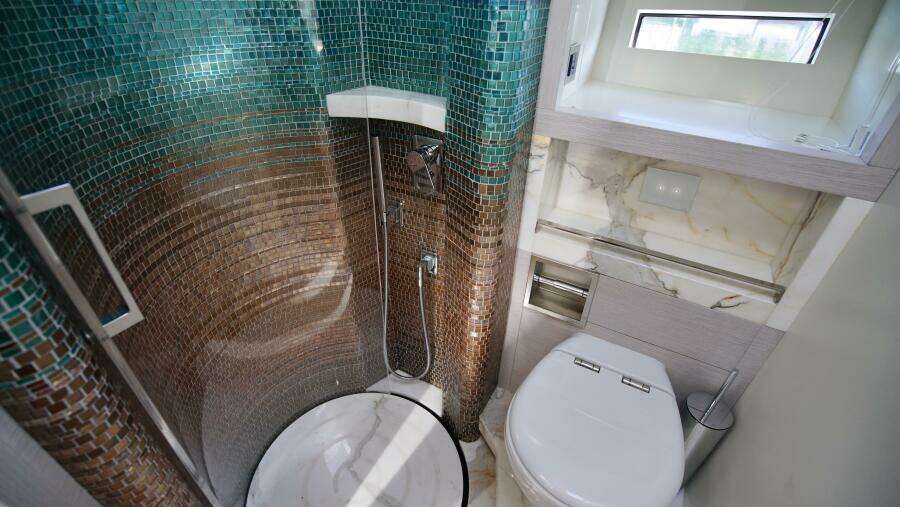 56ft Uniesse Yacht For Sale