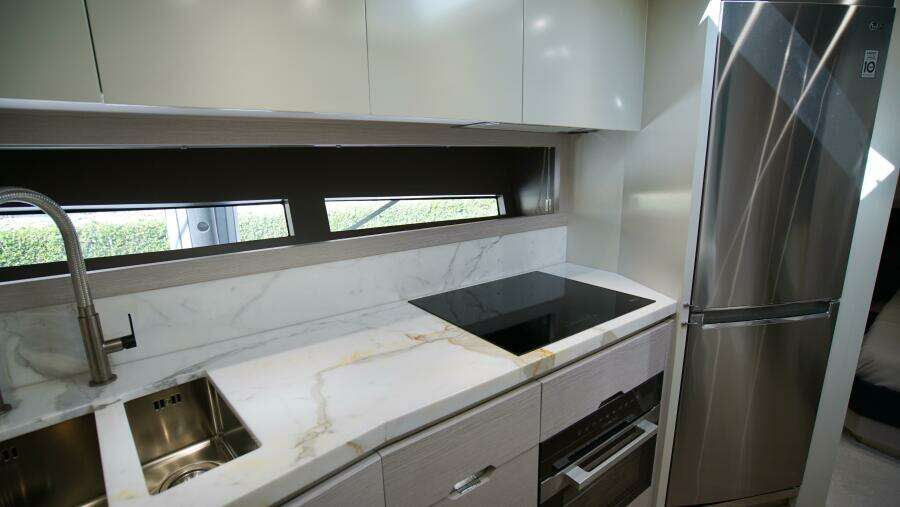 56ft Uniesse Yacht For Sale