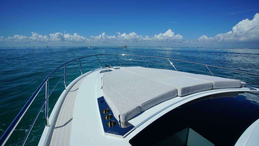 56ft Uniesse Yacht For Sale