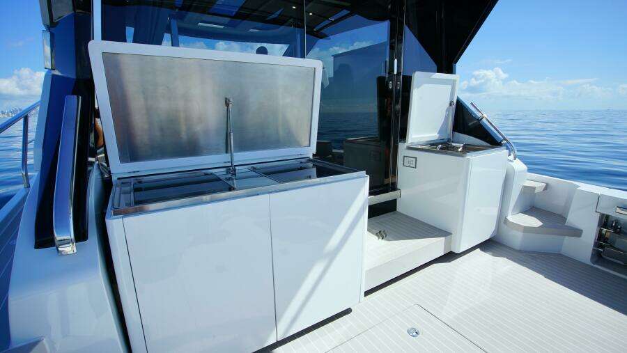 56ft Uniesse Yacht For Sale