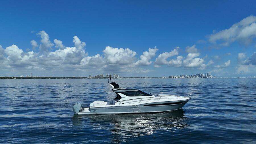 56ft Uniesse Yacht For Sale